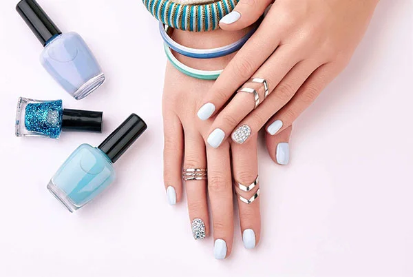 Acrylic nail service